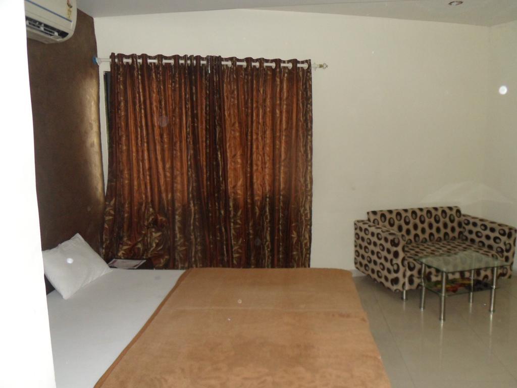 Hotel Atithi Ahmedabad Cameră foto